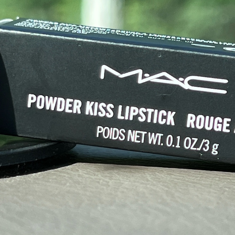 MAC POWDER KISS LIPSTICK: TEDDY 2.0 - Picture 4 of 8